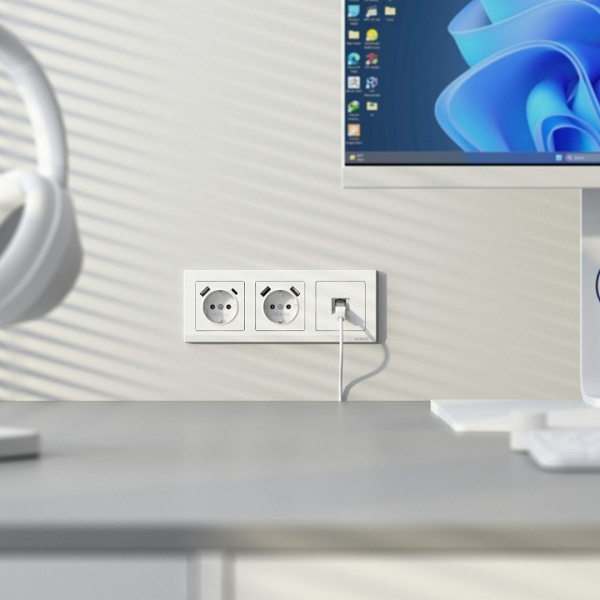 Розетка с заземлением и со шторкой и 2хUSB type A и C без рамки Werkel белый матовый W1171761