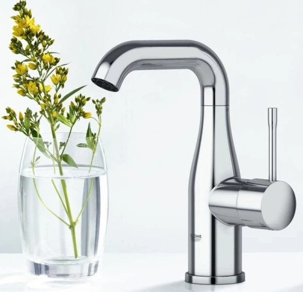 Смеситель Grohe Essence New 23480001 для раковины