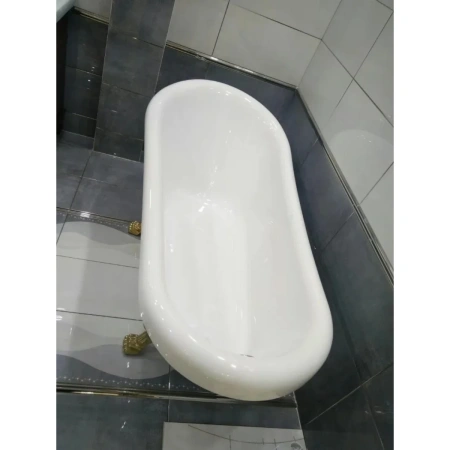 Акриловая ванна Ceruttispa Classic CT9667 157x77 см, отдельностоящая, белый