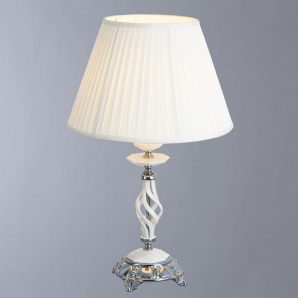 Настольная лампа декоративная Divinare Cigno 8825/03 TL-1