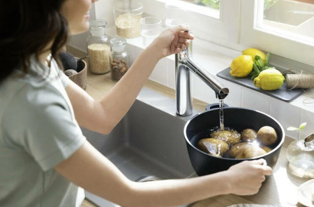 Смеситель для кухни hansgrohe Zesis M33 74804000
