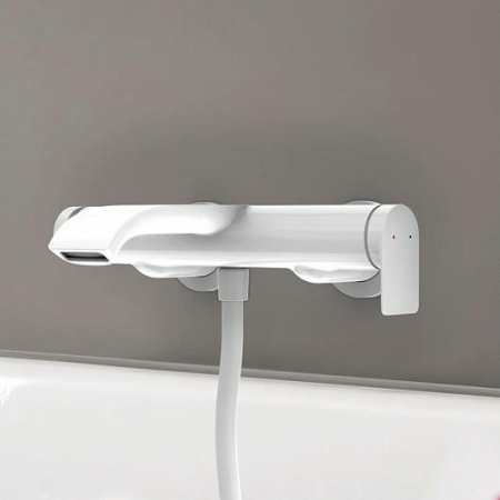 Смеситель для ванны hansgrohe Vivenis 75420700 матовый белый