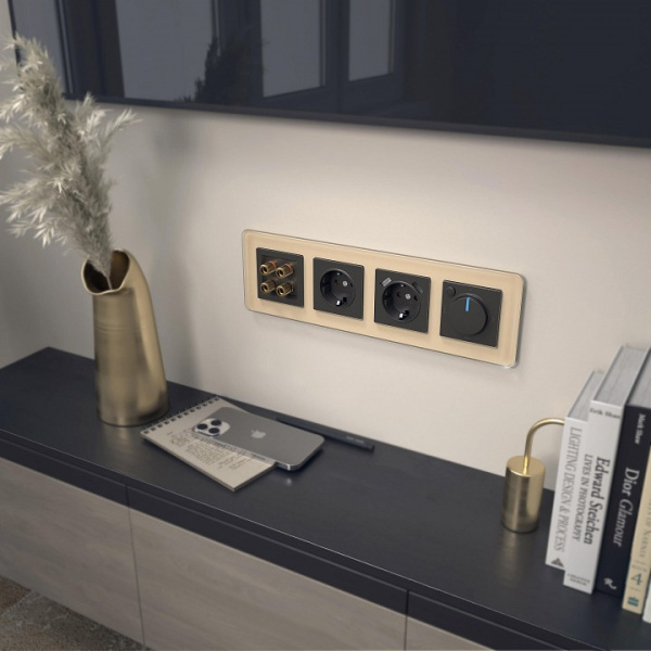 Рамка на 4 поста Werkel Elite (айвори стекло) W0042443