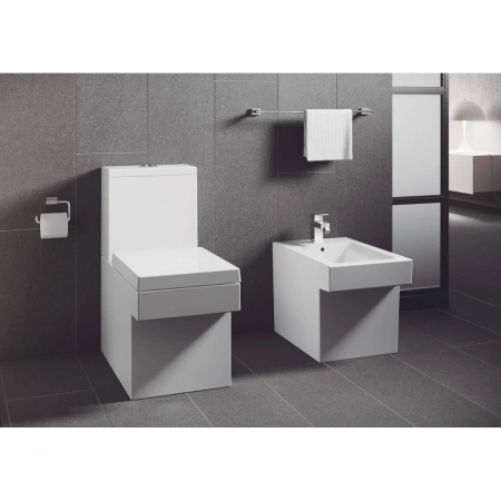 Чаша напольного безободкового унитаза Grohe Cube Ceramic 3948400H
