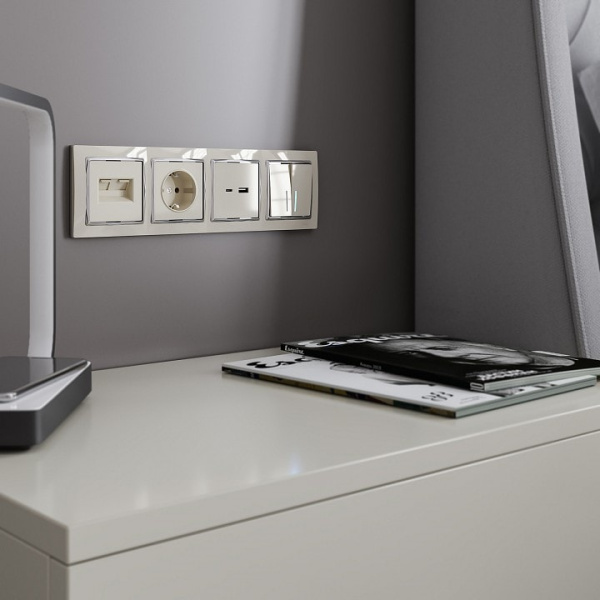 Рамка на 4 поста Werkel Snabb (слоновая кость/хром) W0041903