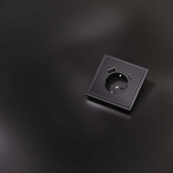 Накладка для розетки с заземлением и со шторками и 2хUSB type A и C Voltum S70 METAL VLSM001012