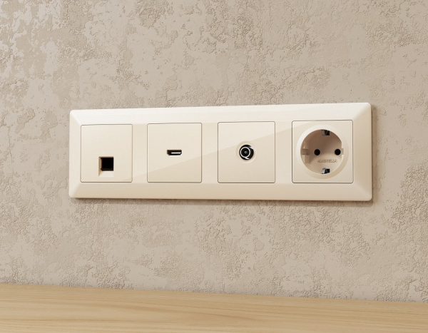 Розетка Ethernet RJ-45 и со шторками, без рамки Ambrella Volt ALFA MA312005